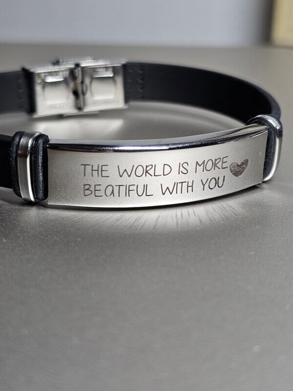 Pulsera Chico "The world is more beautiful with you"