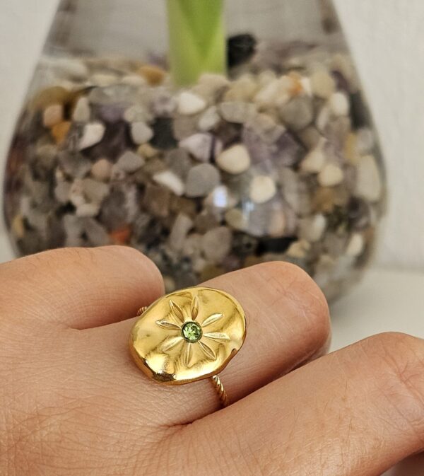 Anillo Flor Circonita Verde Dorado en acero ajustable