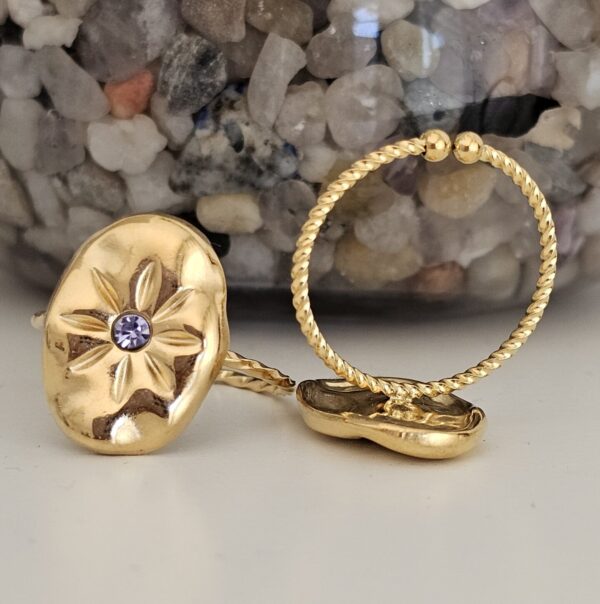 Anillo Flor Circonita Dorado en acero ajustable